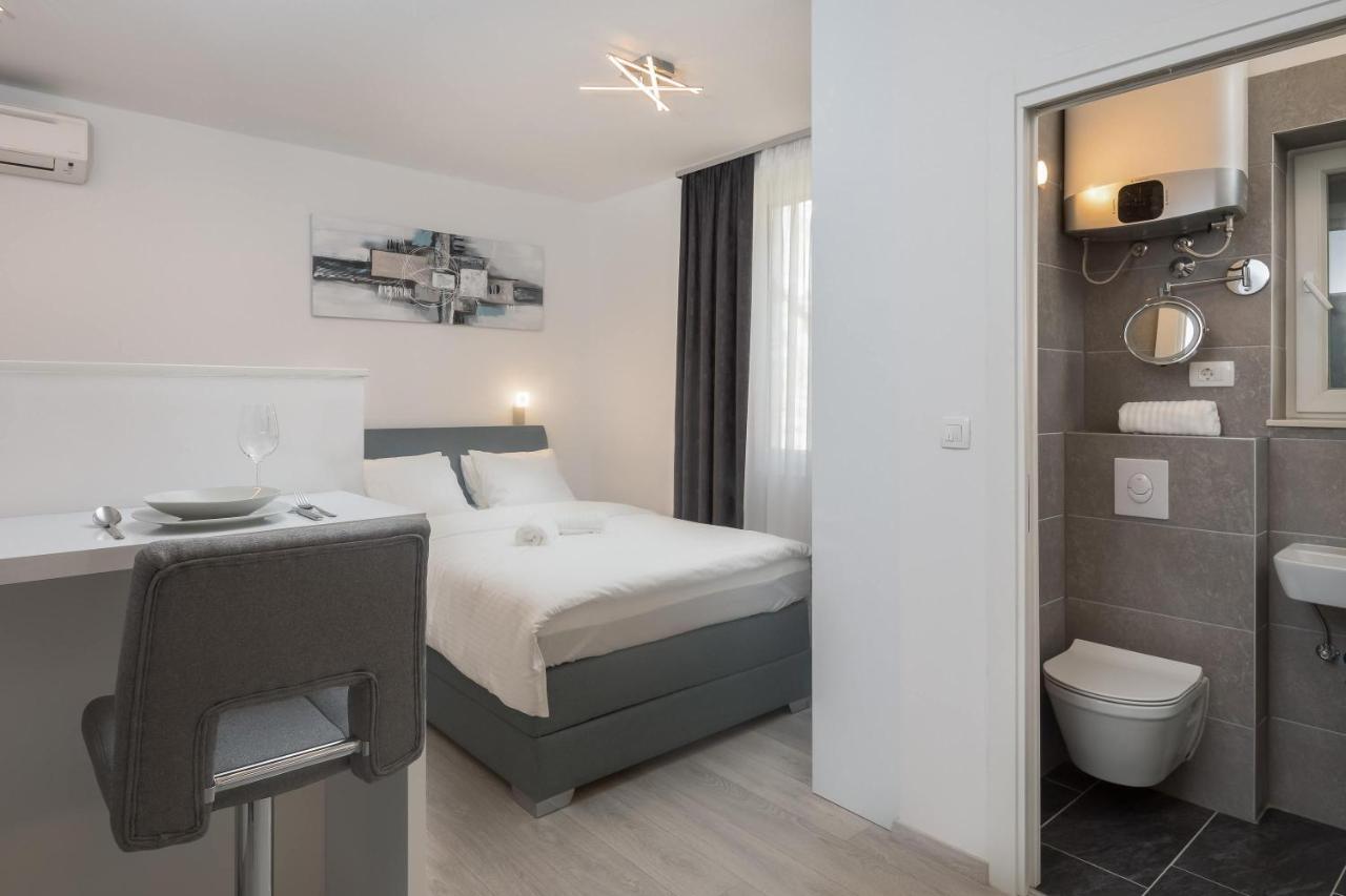 Luxury Studios & Rooms Seven Split Exterior photo