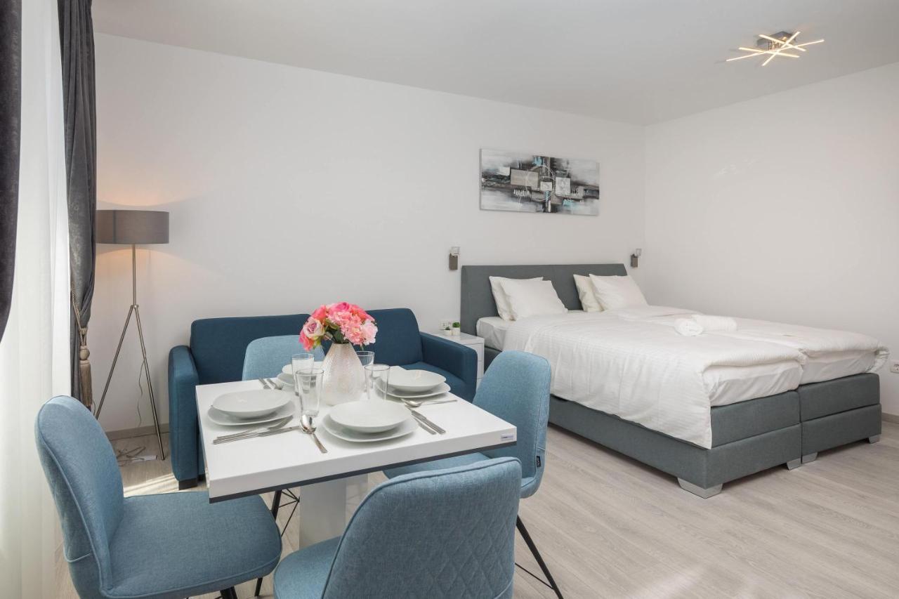 Luxury Studios & Rooms Seven Split Exterior photo